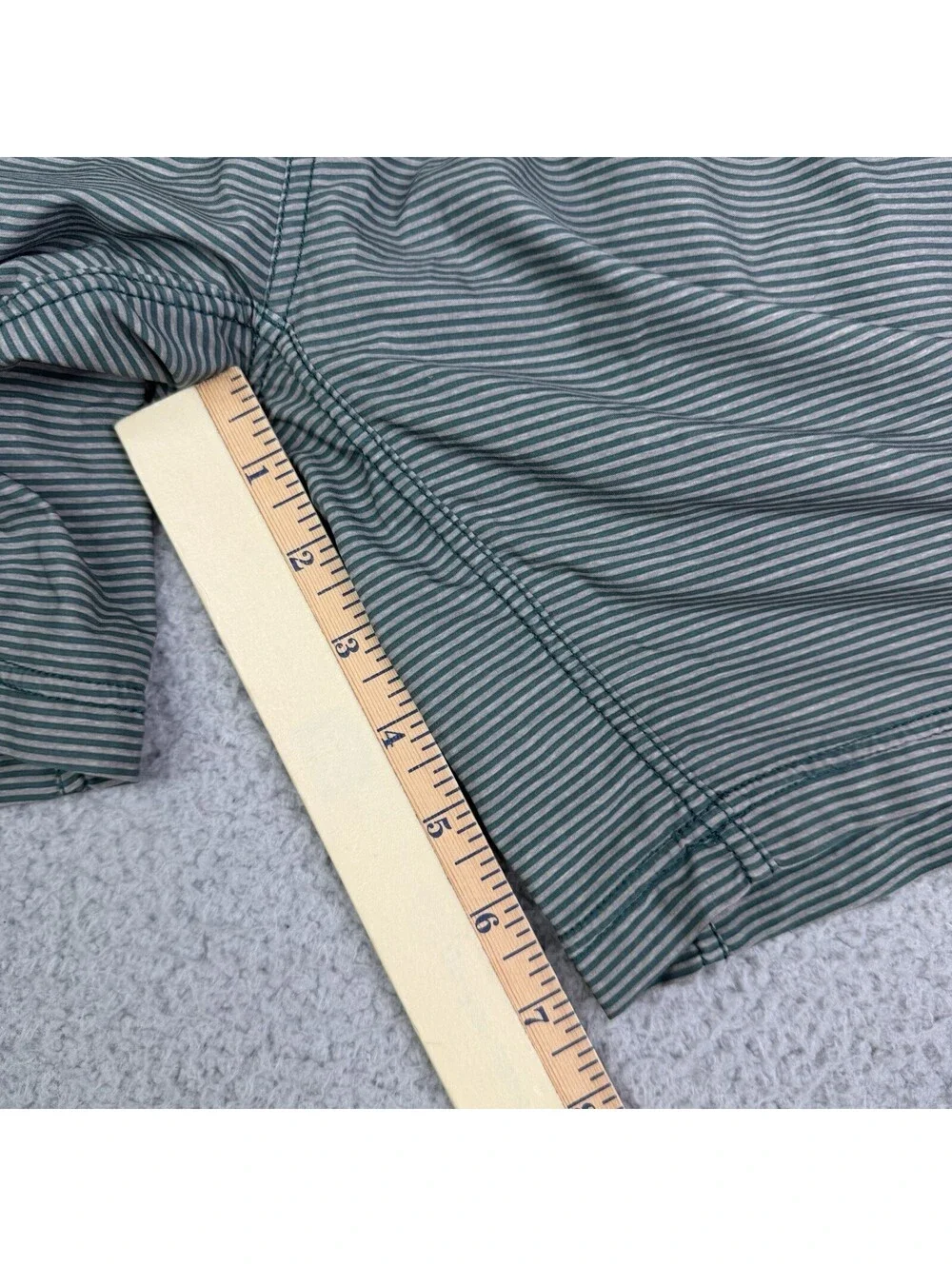 Vuori Kore Lined Green Striped Shorts Men's XS 28x7 Gym Training Performance